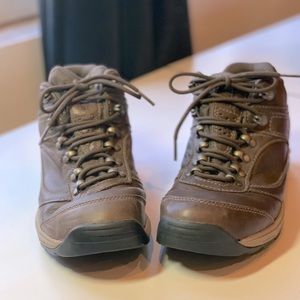 New Balance size 9 winter snow boots